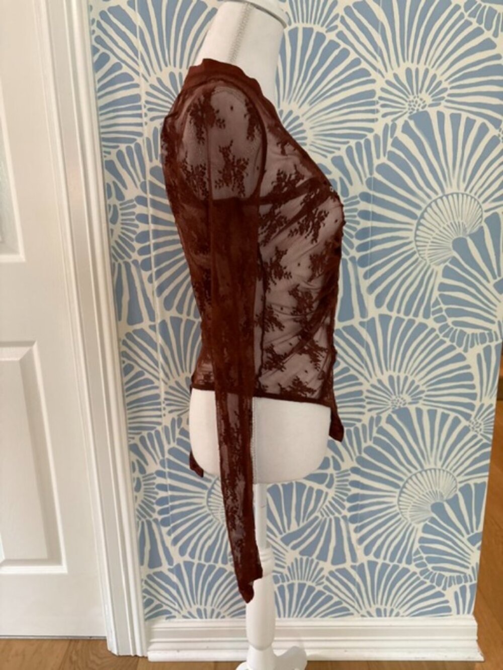 Sheer Lace Ruched V-Neck Long Sleeve Bodysuit in Rust - Picture 5 of 6
